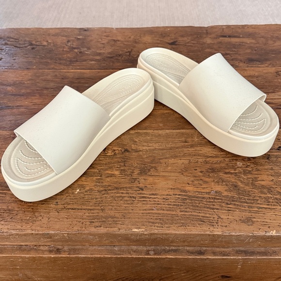 Crocs Cream Brooklyn Slide Platform Sandal Size 11 - Picture 6 of 8